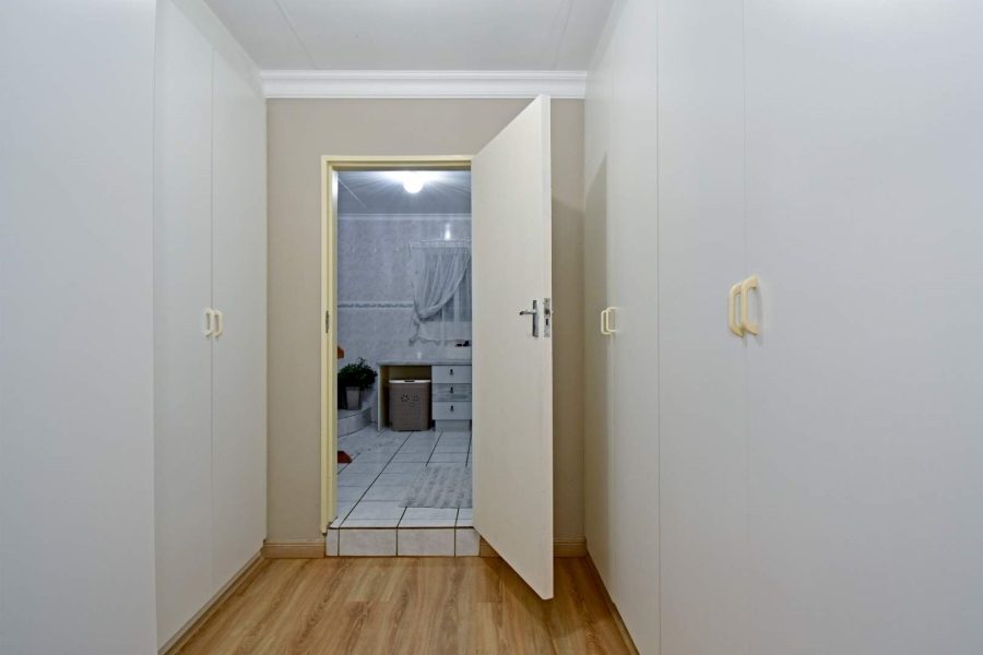 4 Bedroom Property for Sale in Noordheuwel Gauteng