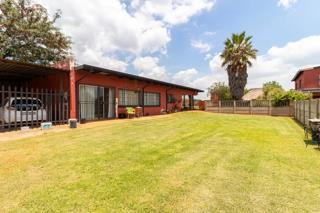 4 Bedroom Property for Sale in Tedderfield A H Gauteng