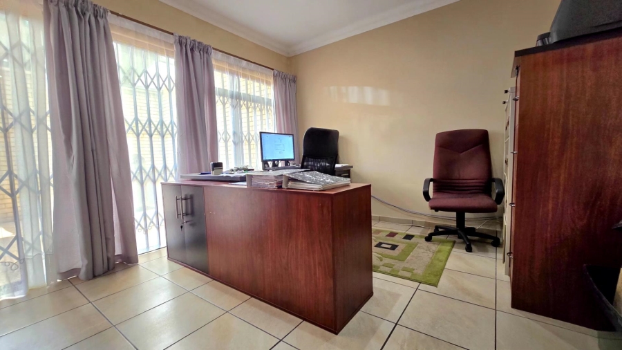 4 Bedroom Property for Sale in Vanderbijlpark South West Gauteng