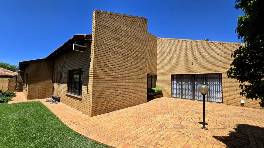 4 Bedroom Property for Sale in Vanderbijlpark South West Gauteng