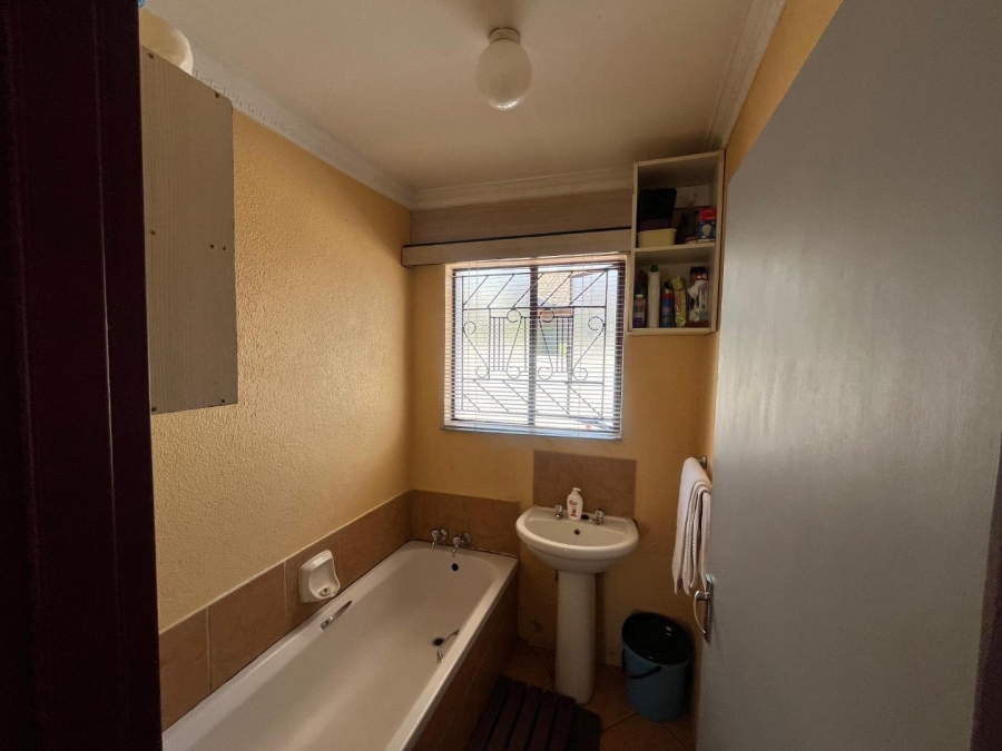3 Bedroom Property for Sale in Mahube Valley Gauteng