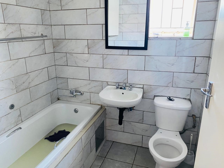 2 Bedroom Property for Sale in Mamelodi East Gauteng