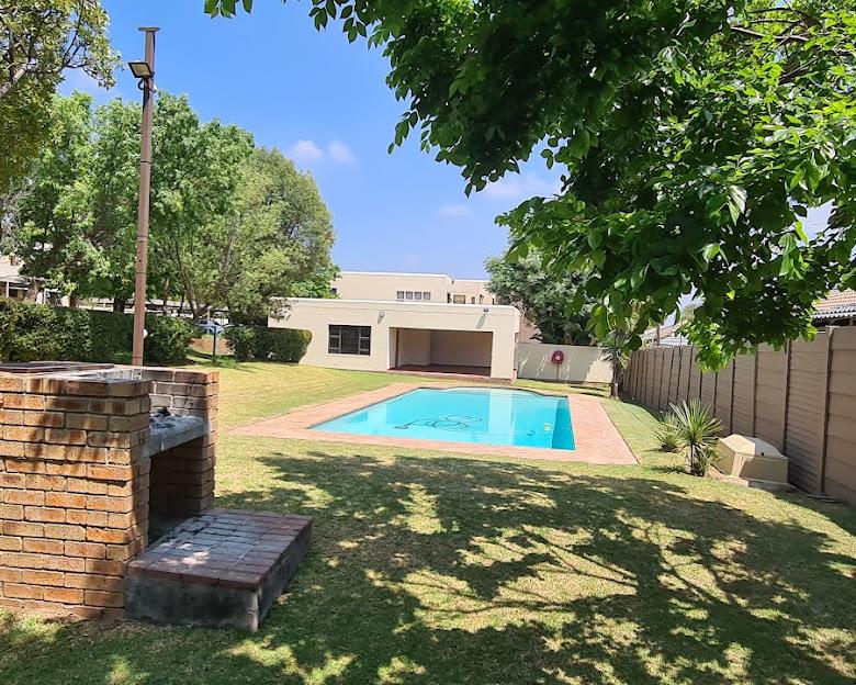 2 Bedroom Property for Sale in Sunninghill Gauteng