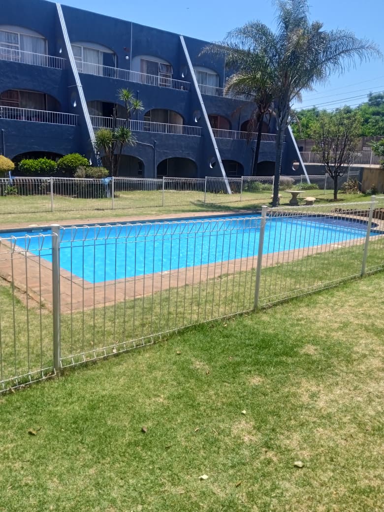 2 Bedroom Property for Sale in Florida Gauteng