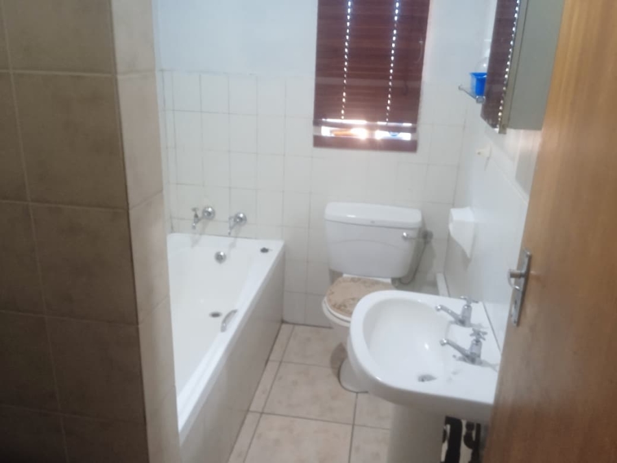 2 Bedroom Property for Sale in Florida Gauteng
