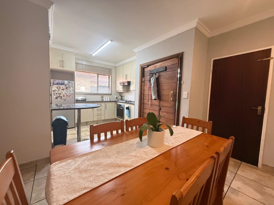 3 Bedroom Property for Sale in New Redruth Gauteng