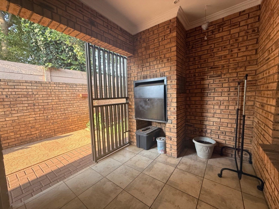 3 Bedroom Property for Sale in New Redruth Gauteng