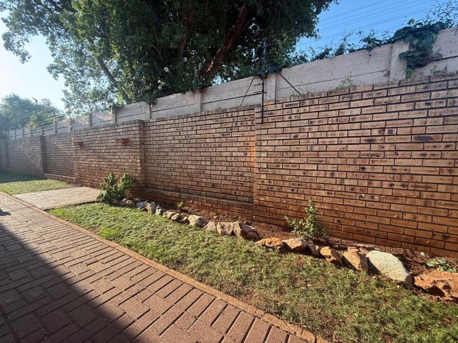3 Bedroom Property for Sale in New Redruth Gauteng