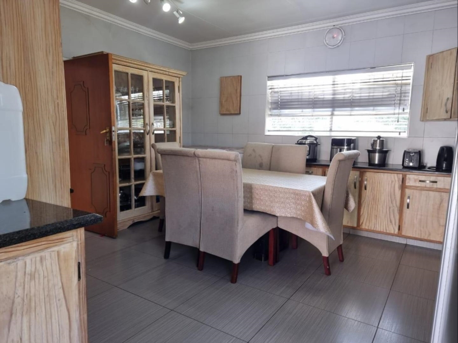 5 Bedroom Property for Sale in Brackenhurst Gauteng