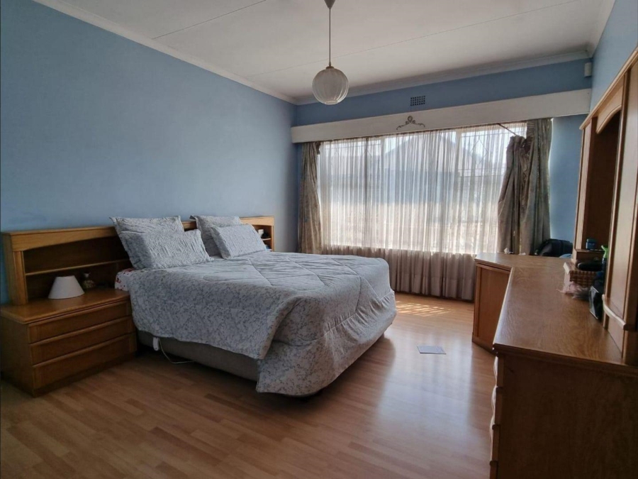 5 Bedroom Property for Sale in Brackenhurst Gauteng