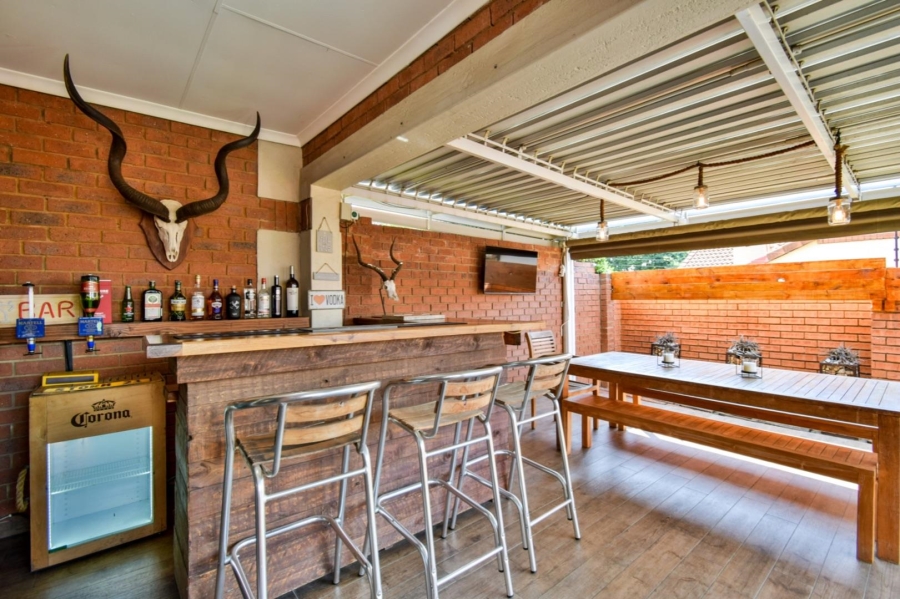 2 Bedroom Property for Sale in Equestria Gauteng