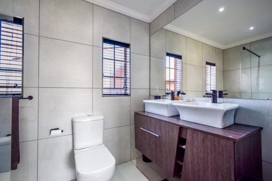 2 Bedroom Property for Sale in Equestria Gauteng