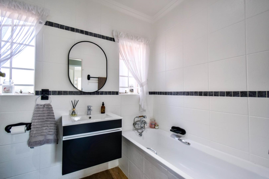 2 Bedroom Property for Sale in Equestria Gauteng