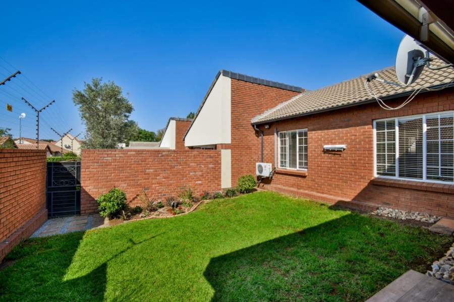 2 Bedroom Property for Sale in Equestria Gauteng