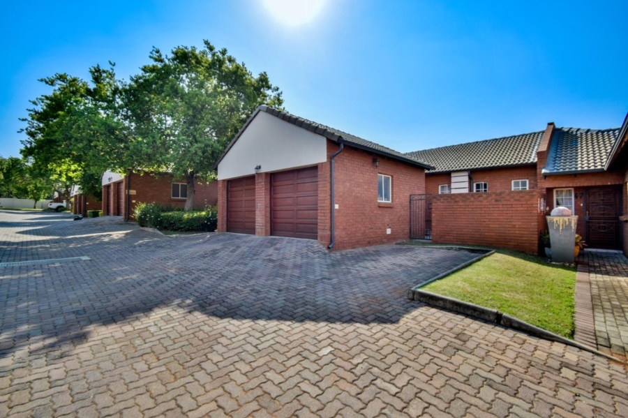 2 Bedroom Property for Sale in Equestria Gauteng