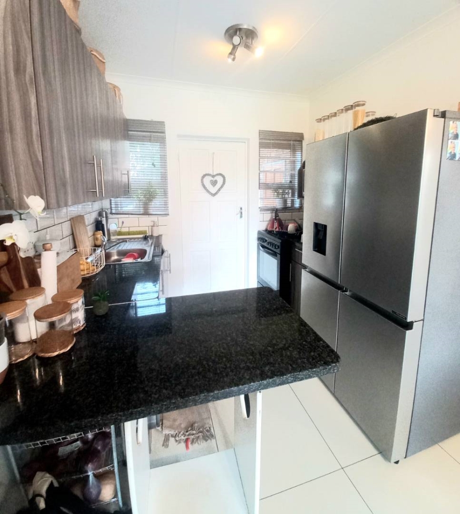 3 Bedroom Property for Sale in Comet Gauteng