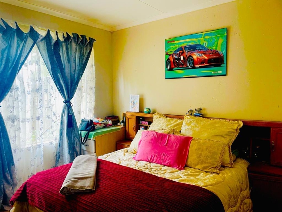 3 Bedroom Property for Sale in Dunnottar Gauteng