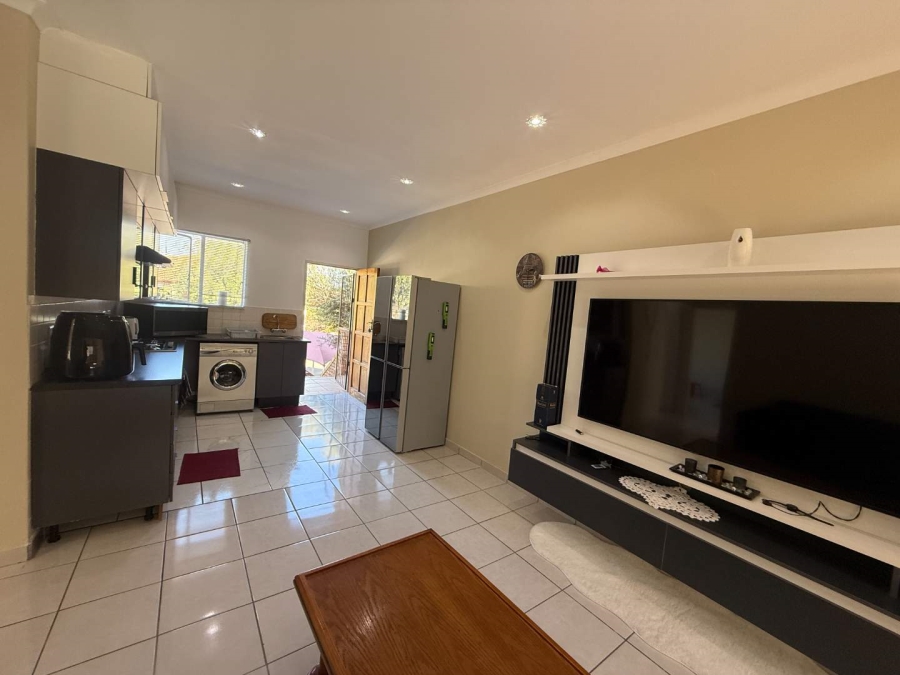 2 Bedroom Property for Sale in Wilgeheuwel Gauteng