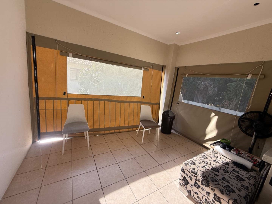 2 Bedroom Property for Sale in Wilgeheuwel Gauteng