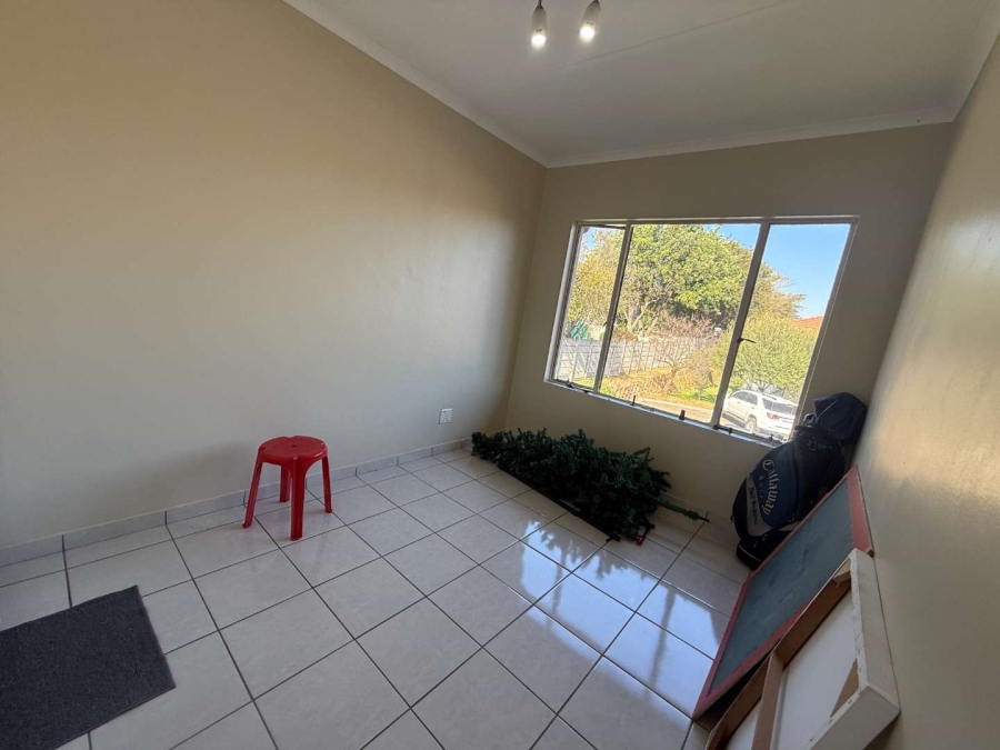 2 Bedroom Property for Sale in Wilgeheuwel Gauteng