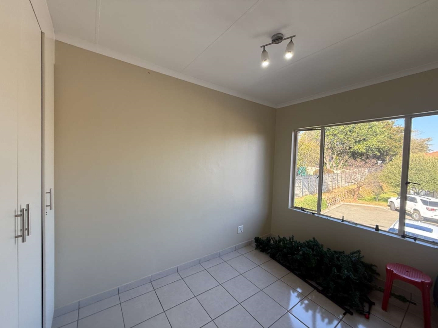 2 Bedroom Property for Sale in Wilgeheuwel Gauteng