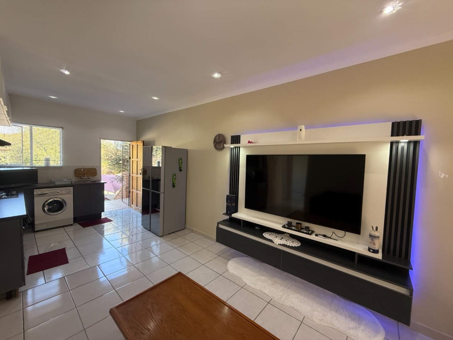 2 Bedroom Property for Sale in Wilgeheuwel Gauteng