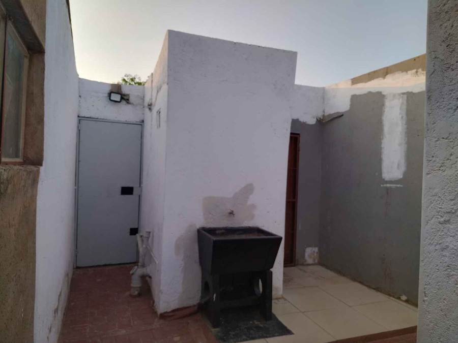 2 Bedroom Property for Sale in Soshanguve South Ext 5 Gauteng