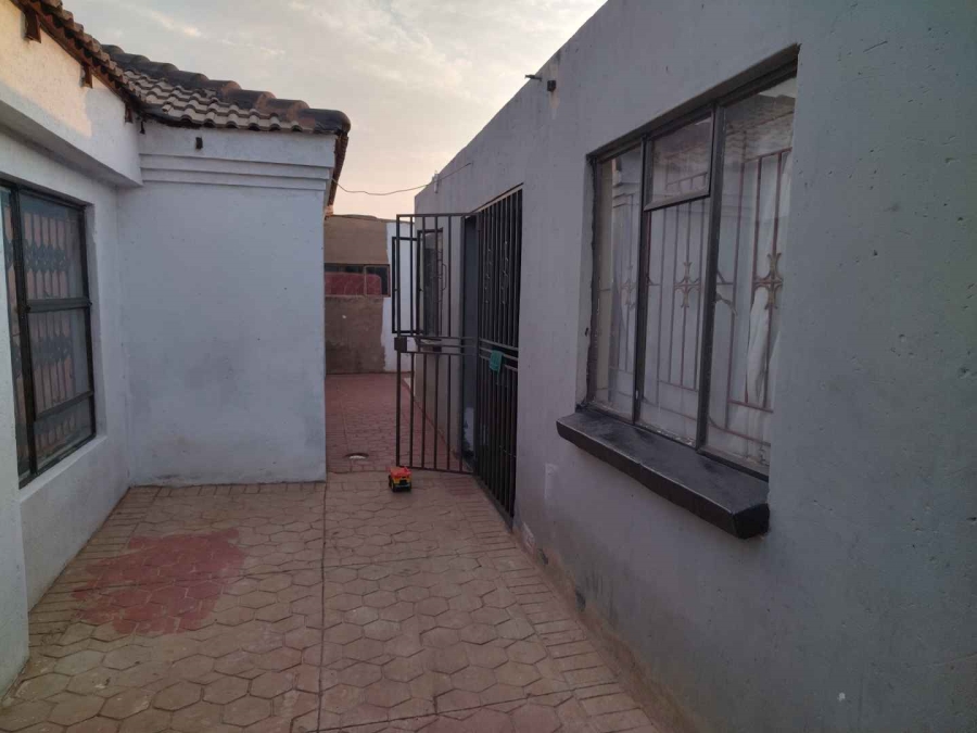 2 Bedroom Property for Sale in Soshanguve South Ext 5 Gauteng