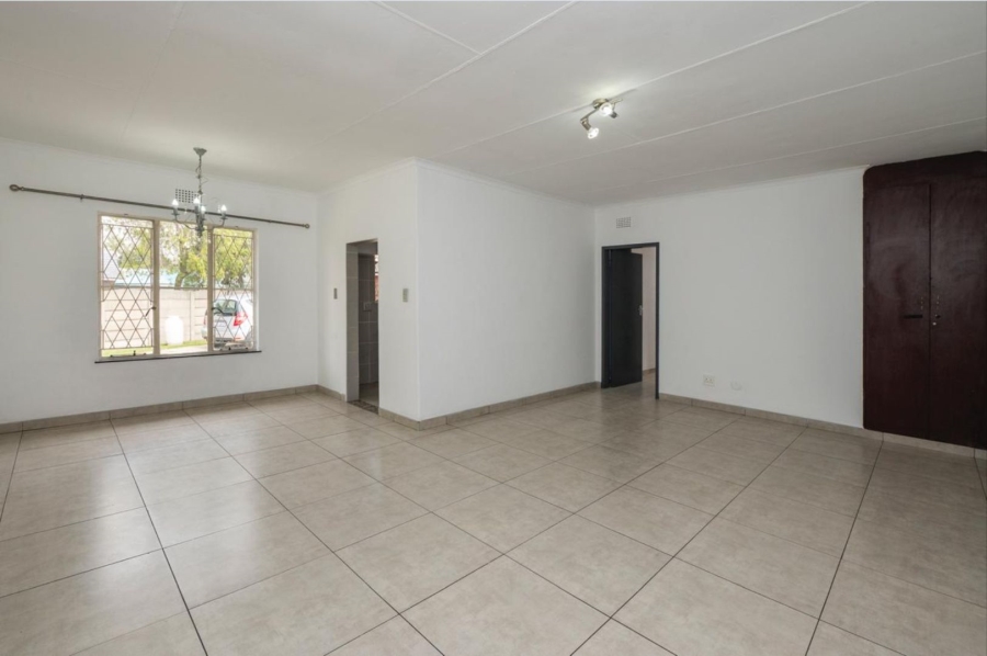 5 Bedroom Property for Sale in Brackenhurst Gauteng