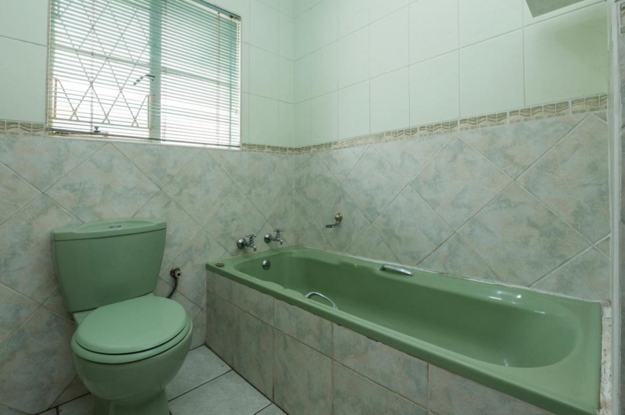 5 Bedroom Property for Sale in Brackenhurst Gauteng