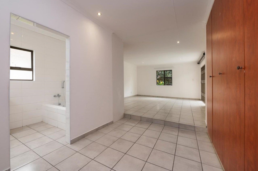 5 Bedroom Property for Sale in Brackenhurst Gauteng