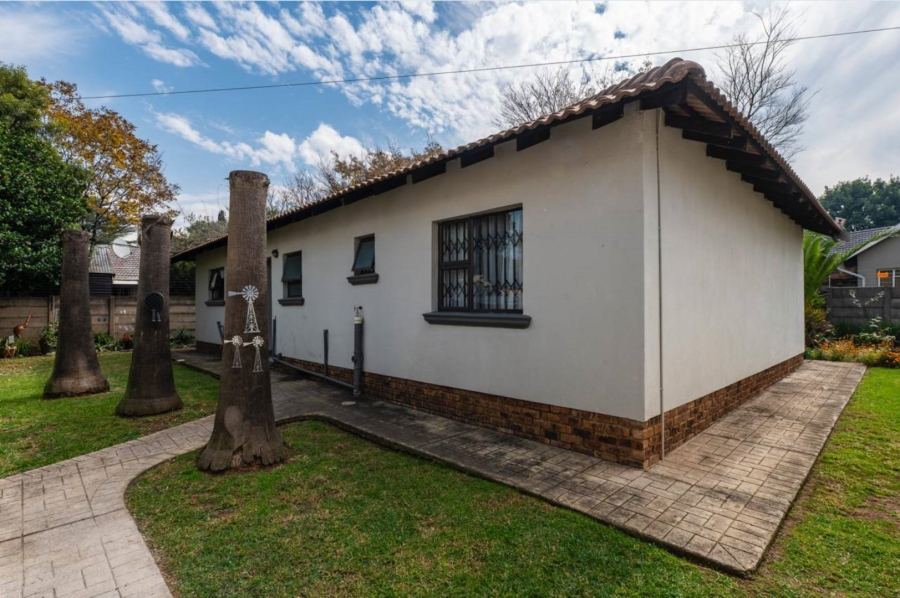 5 Bedroom Property for Sale in Brackenhurst Gauteng
