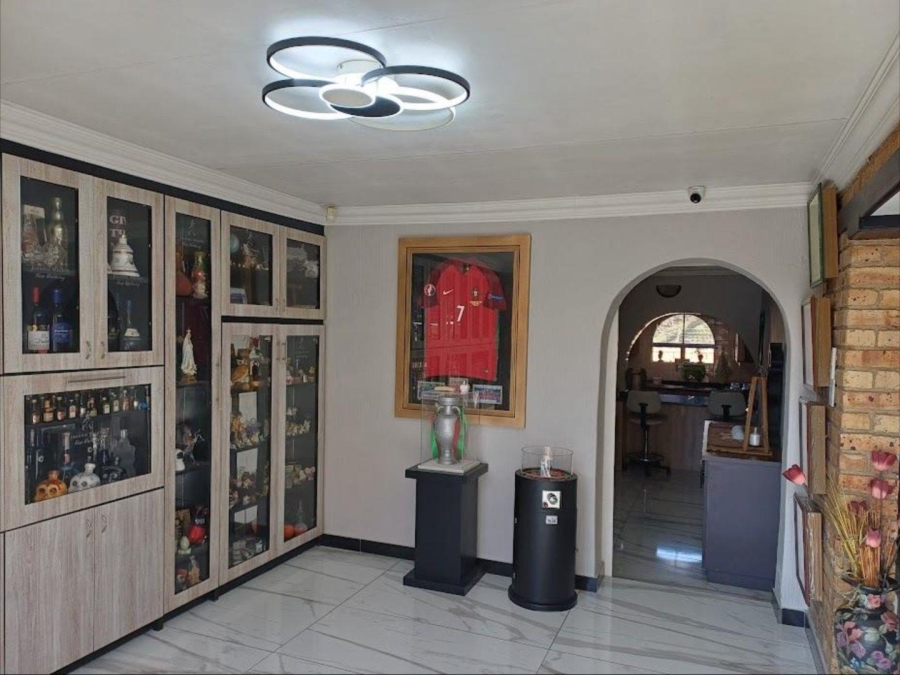 4 Bedroom Property for Sale in Brackenhurst Gauteng