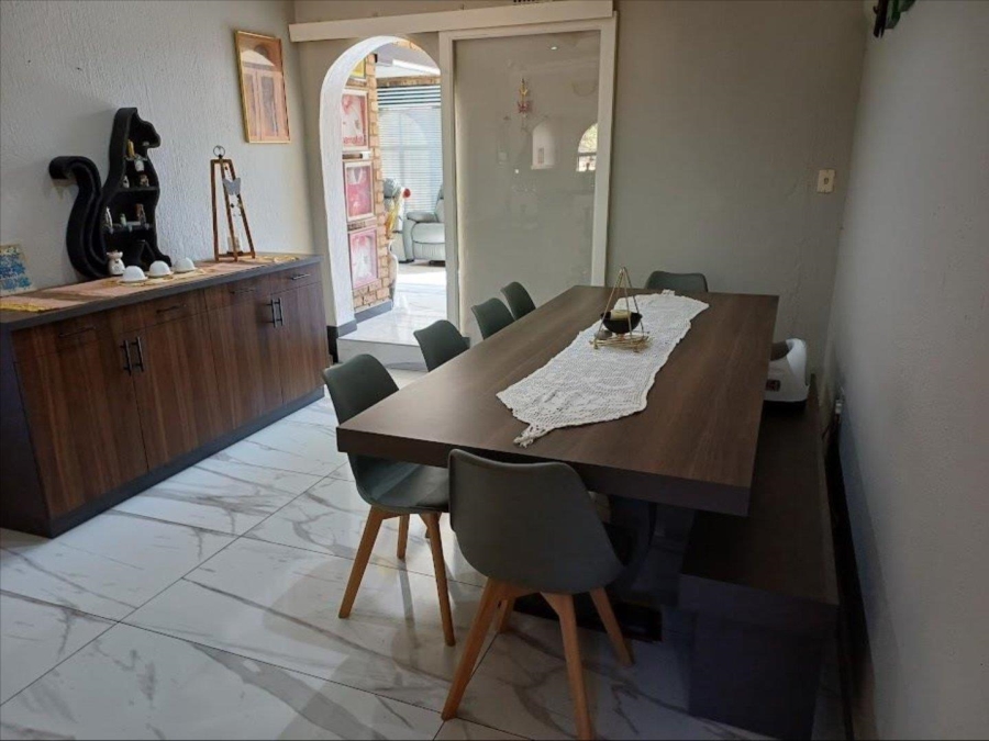 4 Bedroom Property for Sale in Brackenhurst Gauteng