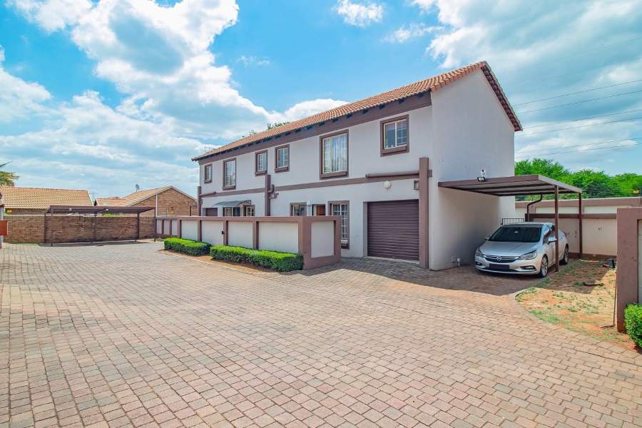 3 Bedroom Property for Sale in Annlin Gauteng