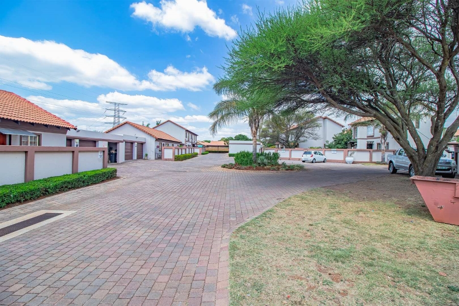 3 Bedroom Property for Sale in Annlin Gauteng