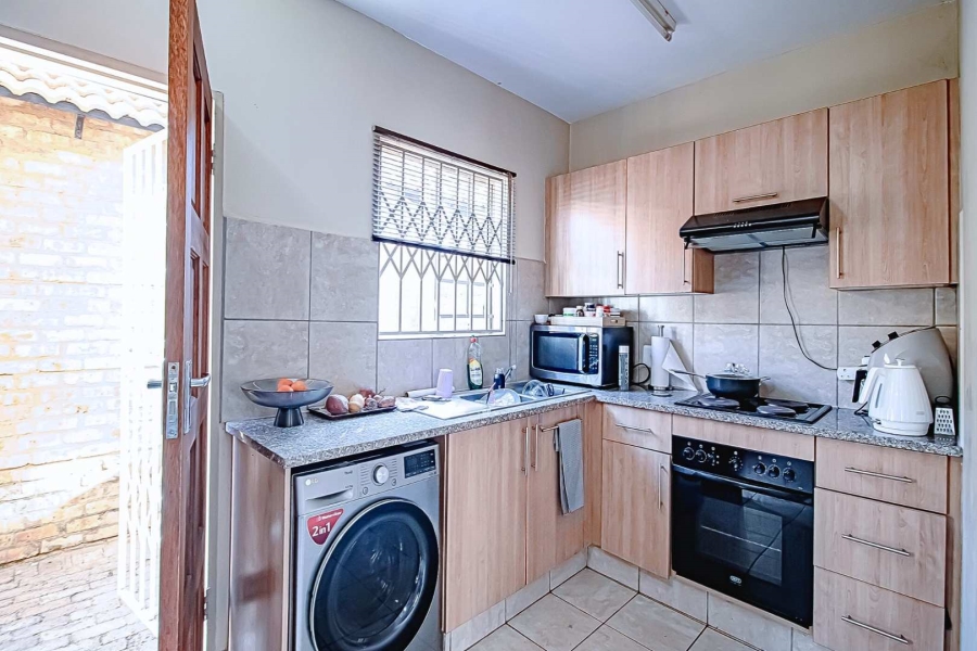 2 Bedroom Property for Sale in Annlin Gauteng