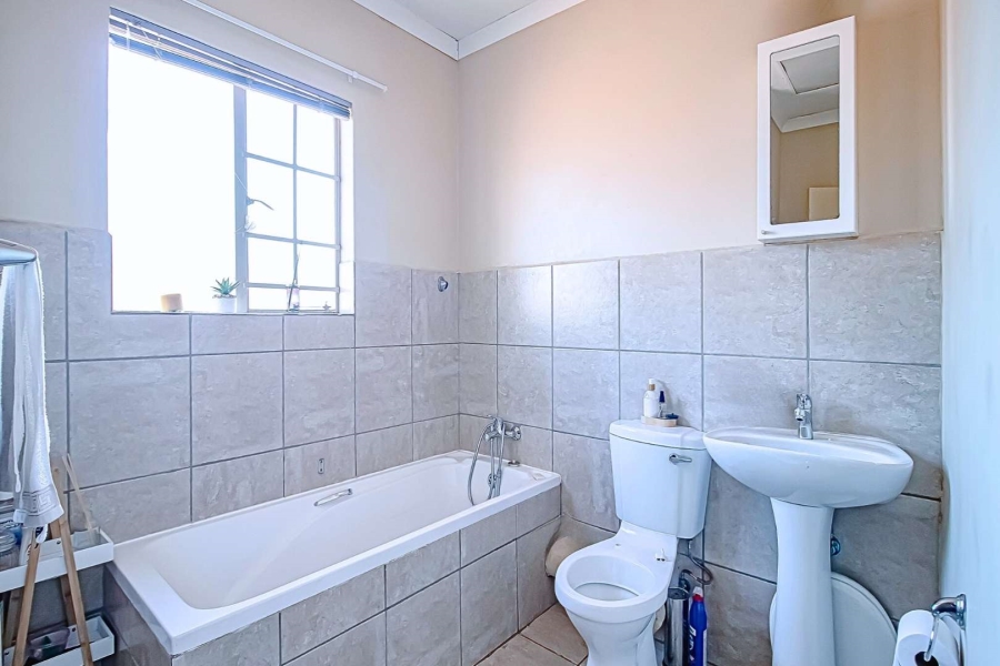 2 Bedroom Property for Sale in Annlin Gauteng