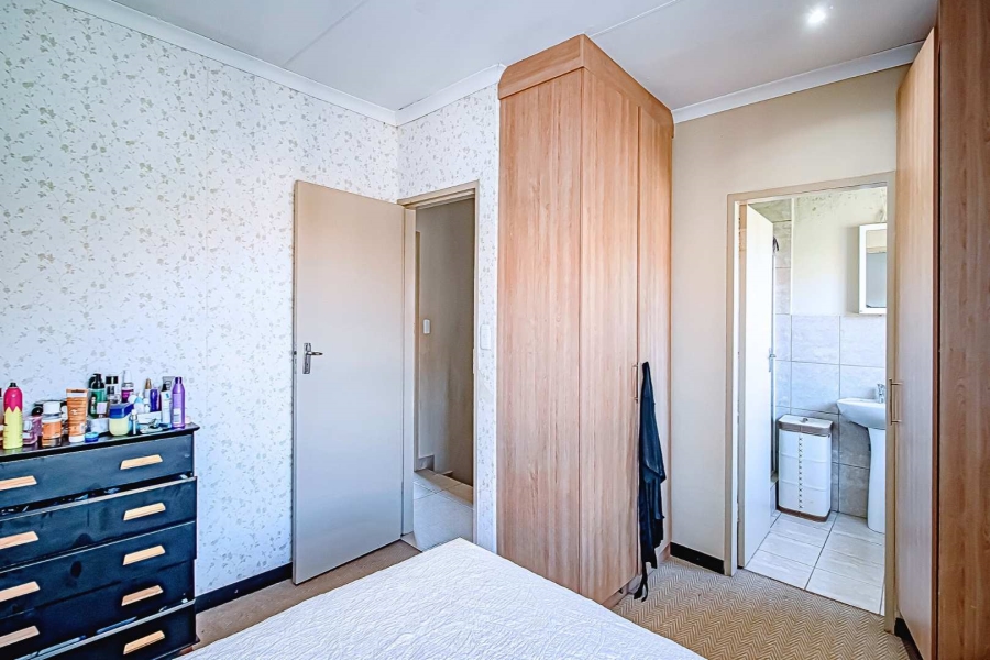 2 Bedroom Property for Sale in Annlin Gauteng