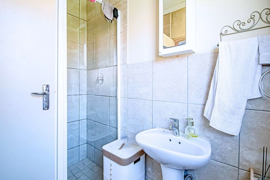 2 Bedroom Property for Sale in Annlin Gauteng