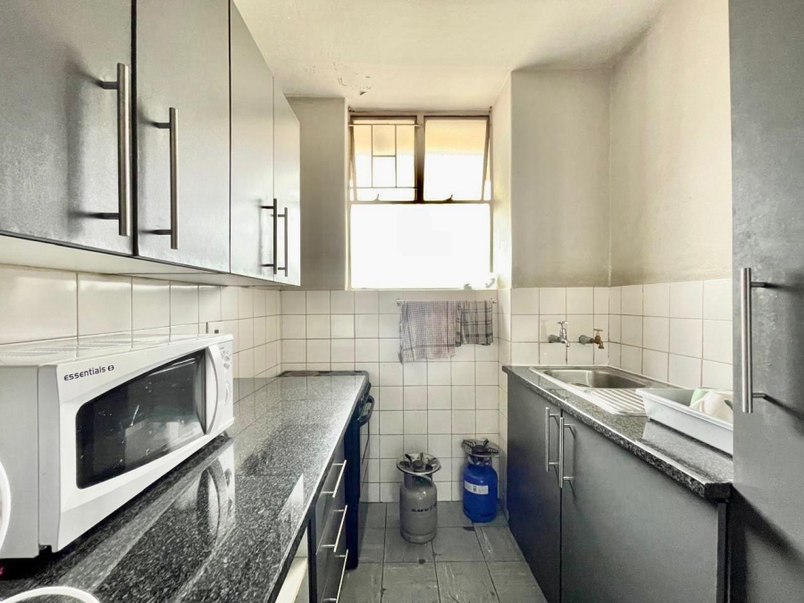 2 Bedroom Property for Sale in Gezina Gauteng