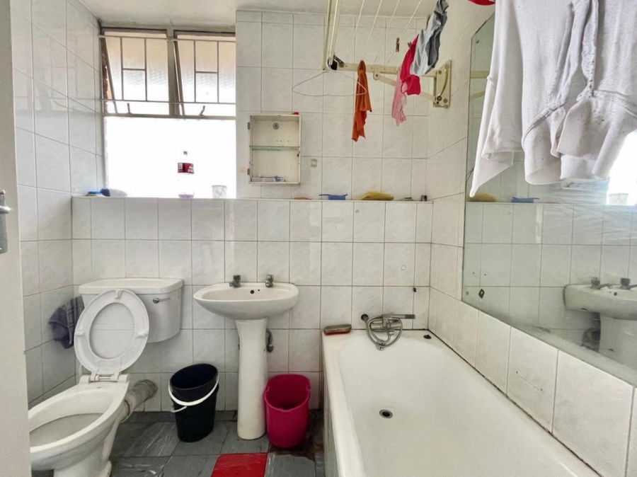 2 Bedroom Property for Sale in Gezina Gauteng