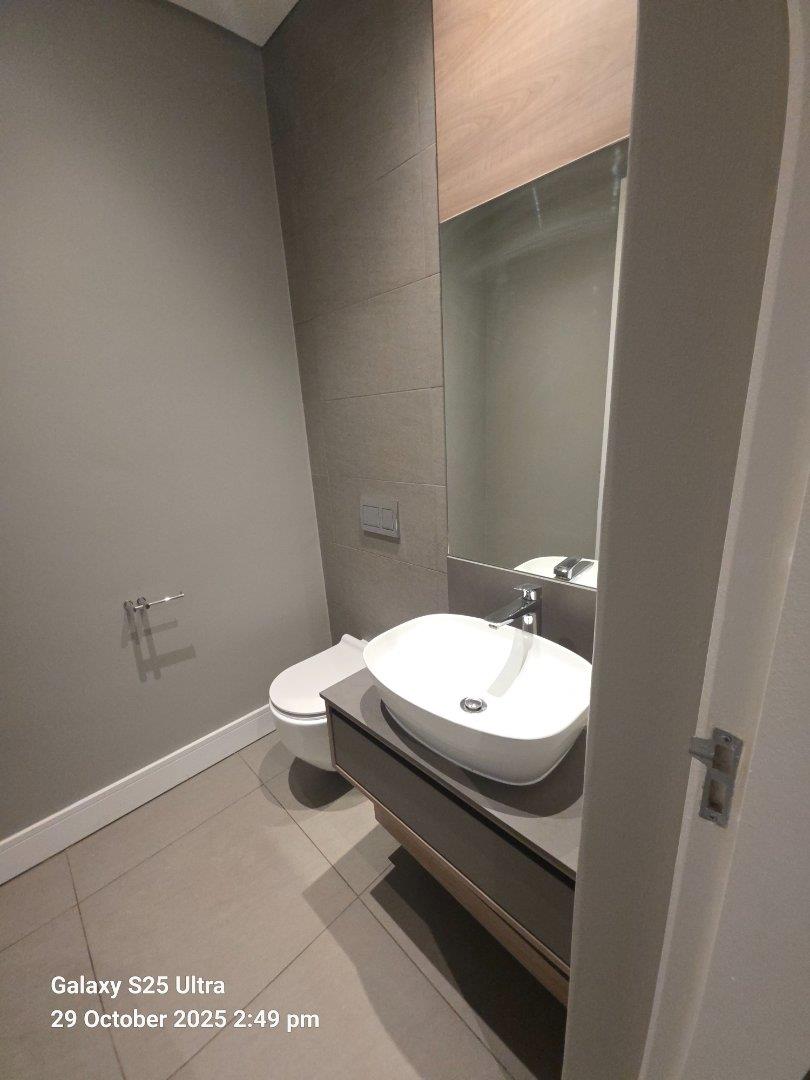 To Let 3 Bedroom Property for Rent in Rosebank Gauteng