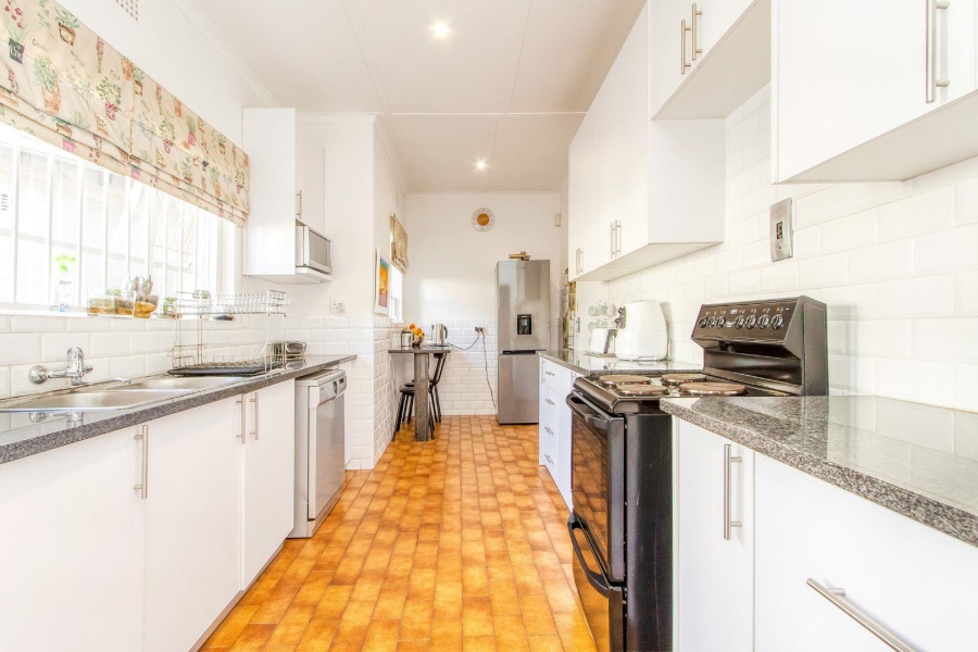 6 Bedroom Property for Sale in Robindale Gauteng