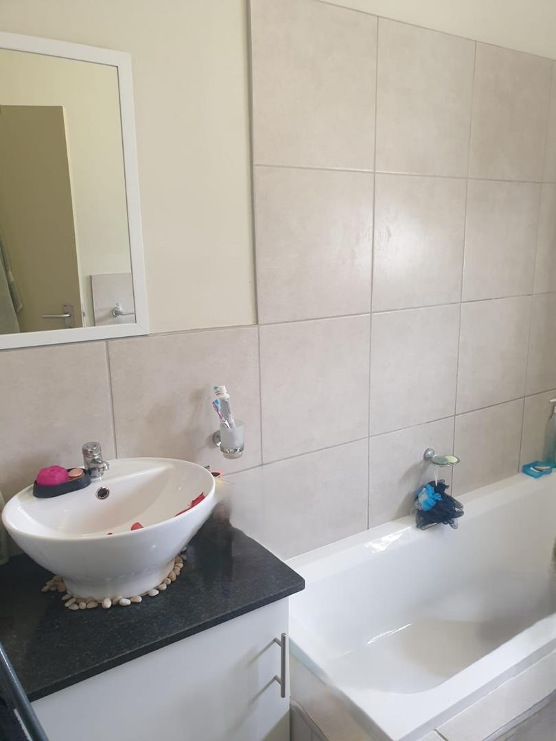 2 Bedroom Property for Sale in Norton Park Gauteng