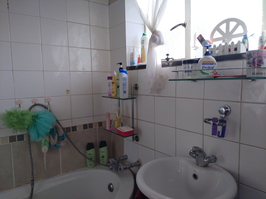 2 Bedroom Property for Sale in Rhodesfield Gauteng