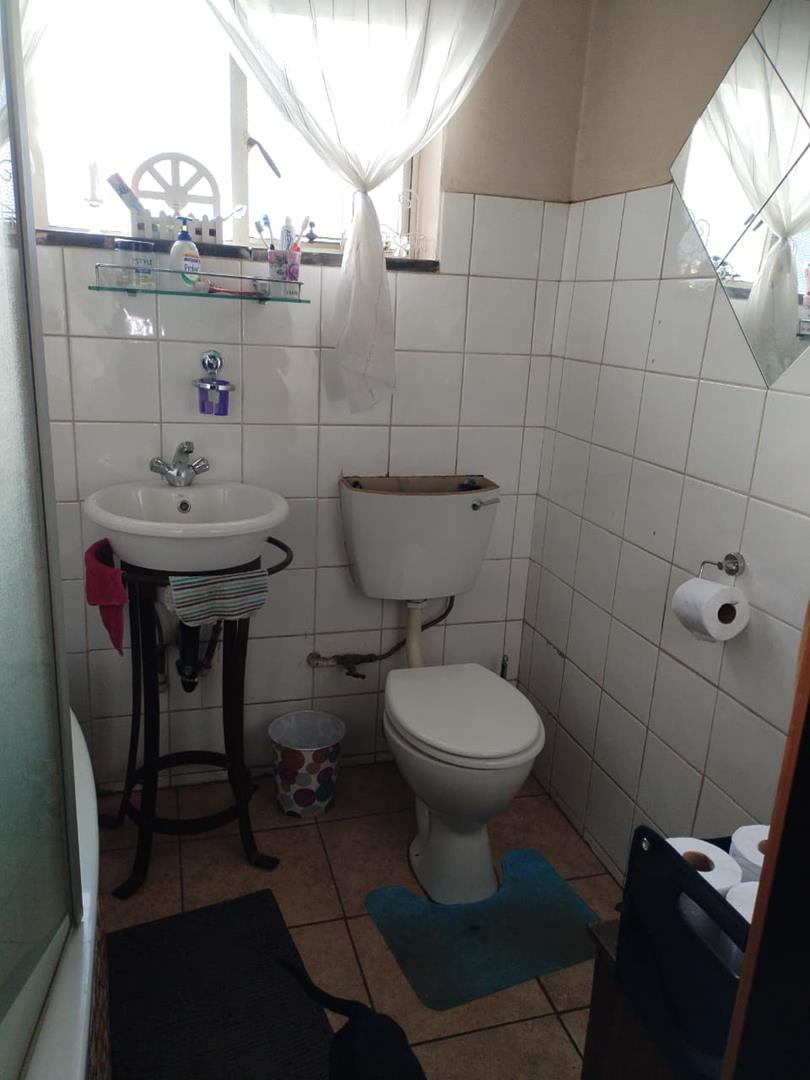 2 Bedroom Property for Sale in Rhodesfield Gauteng