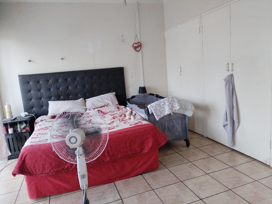 2 Bedroom Property for Sale in Rhodesfield Gauteng