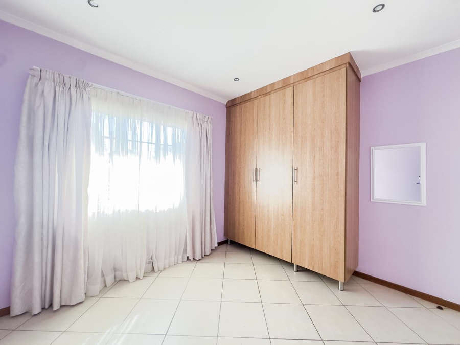 To Let 3 Bedroom Property for Rent in Equestria Gauteng
