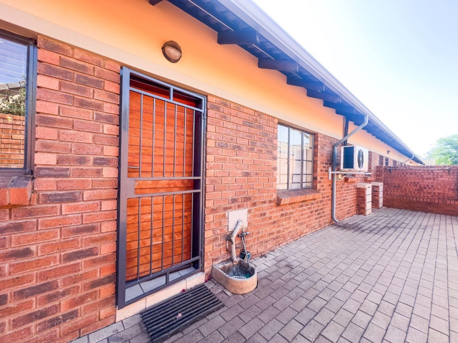 To Let 3 Bedroom Property for Rent in Equestria Gauteng
